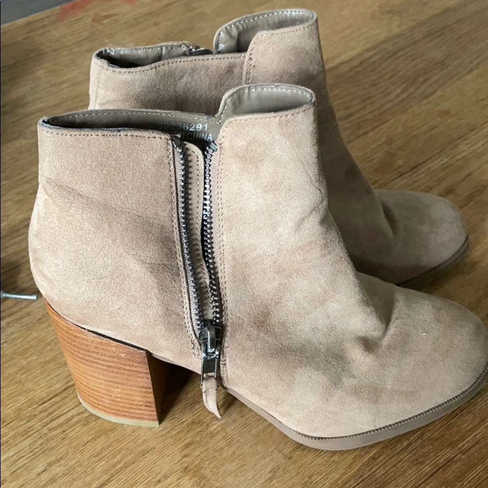Tan heels